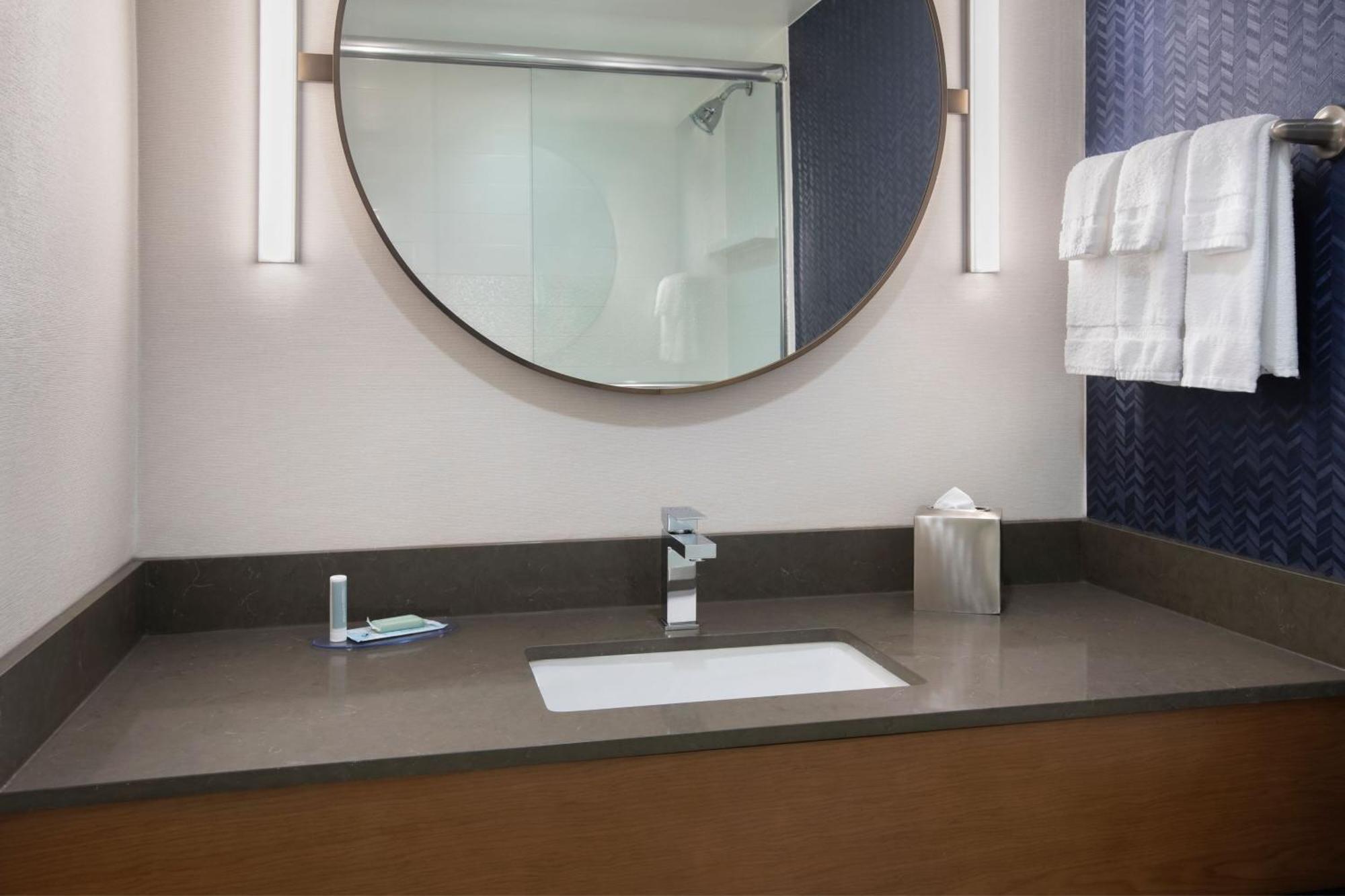 Fairfield By Marriott Rochester Henrietta/University Area Bagian luar foto