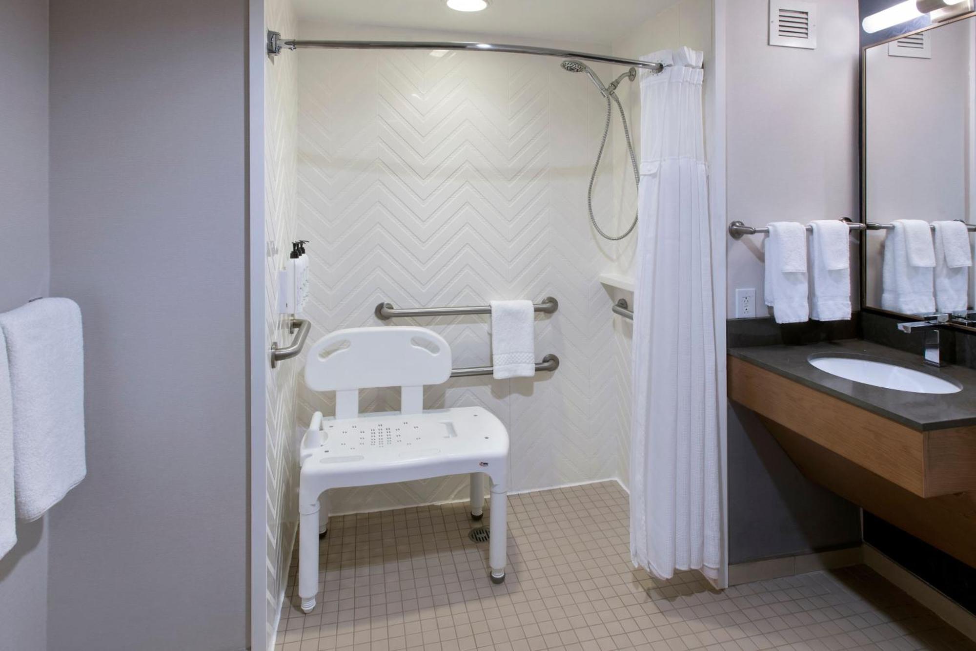 Fairfield By Marriott Rochester Henrietta/University Area Bagian luar foto